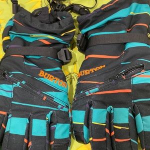 Boys Burton snow boarding gloves